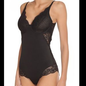 Marilyn Monroe Intimates shaping Bodysuit with lace